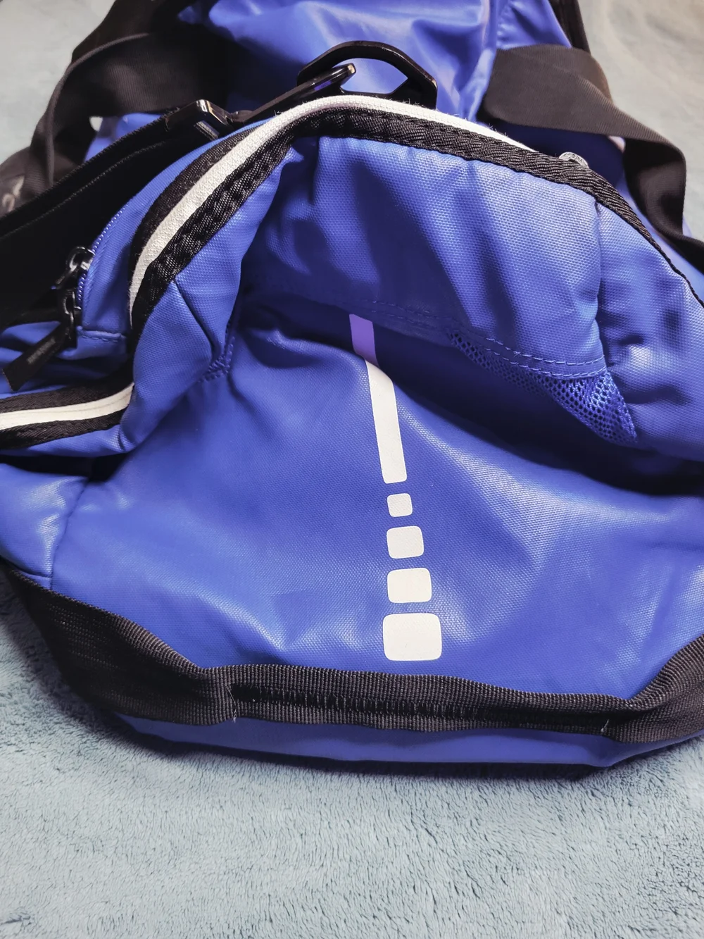 Nike Elite Team Sports Duffle Bag Blue Black w/ Insulated Cooler Pocket